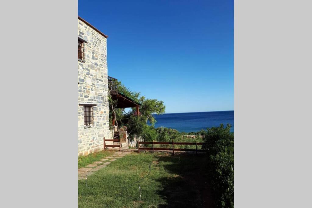 Traditional Stone House By The Sea... Kapetanianá Esterno foto